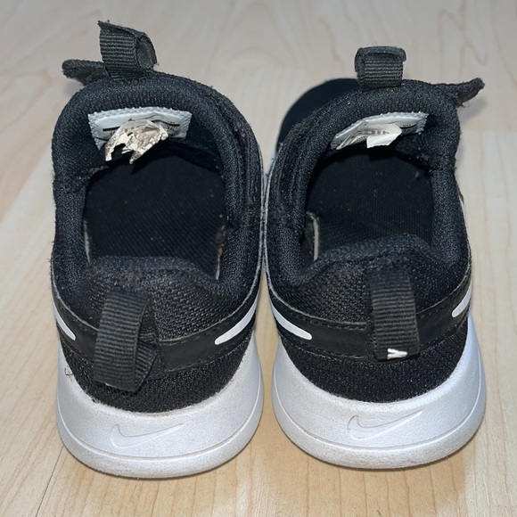 Nike Kids Boys Velcro Runners Sz 10 - Picture 2 of 7